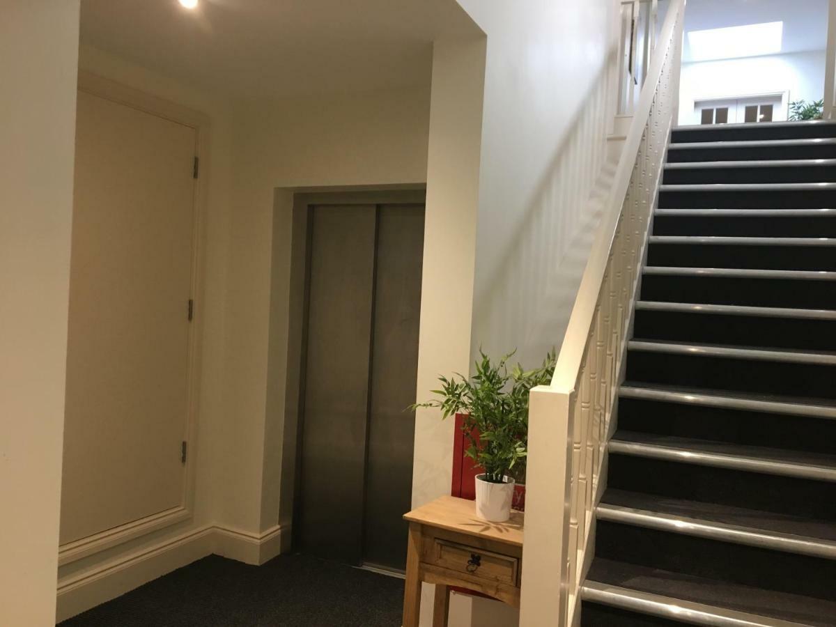 Star Tree Apartment 요크 외부 사진